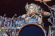 Hunt performing with Evanescence in 2023