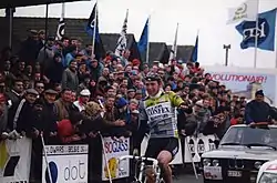 Aankomst Jelle Nijdam, Dwars door België 1987, Waregem, Maurice Terryn (collectie KOERS. Museum van de Wielersport)