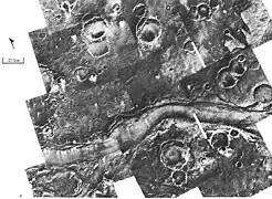 Ares Vallis, as seen by Viking. The channel is 25&nbsp;km wide and about 1&nbsp;km deep.