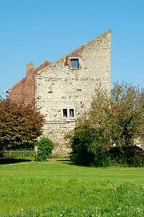 Griffon du Bois Tower