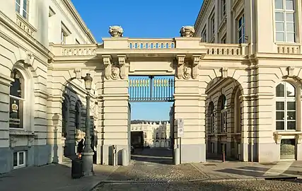 Portico of the Rue du Musée/Museumstraat