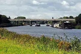 Bridge over the "Oude IJssel" near Doesburg with shiptraffic