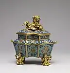 Cloisonné box; 18th century; cloisonné enamels on copper with gilt bronze; 20.5 × 19.8&nbsp;cm; Walters Art Museum (Baltimore, Maryland, US)