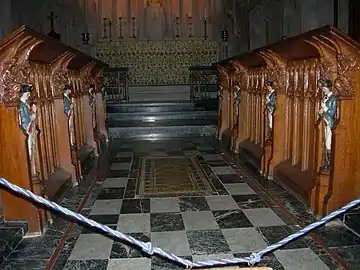 Choir screens (1917).