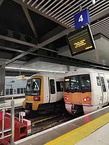 class 465 (left) and class 376 (right) at London Cannon street in 2023