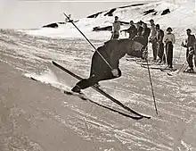 Ski instructor Olle Rimfors demonstrates the diagonal turn in Riksgränsen around the mid 1950s.