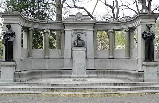 Richard Morris Hunt Memorial, Central Park, New York City (completed 1898), with sculptor Daniel Chester French.