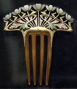 Comb of horn, gold, and diamonds by René Lalique (c. 1902), in the Musée d'Orsay, Paris
