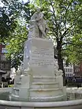 The Leicester Square statue in 2007, before cleaning