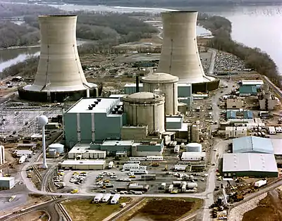 Three Mile Island was an early PWR design by Babcock & Wilcox, and shows a 'can' containment design that is common to all of its generations