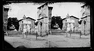 Stereoscopic view of the college by Eugène Trutat circa 1860 showing traces of the old chapel before the restoration by Viollet-Le-Duc
