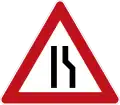 Sign 121-10One-sided road narrowing (right)
